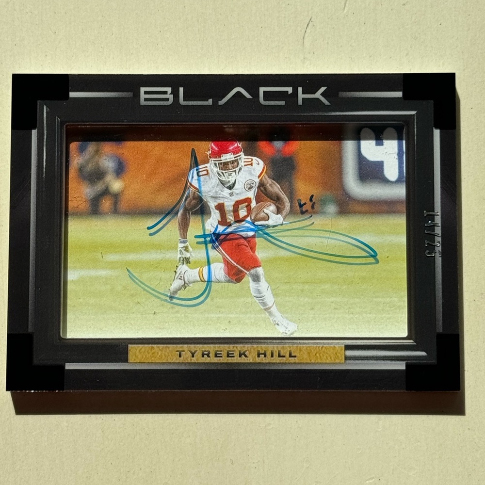 2022 Panini Black Tyreek Hill On Card Autograph /25 #III-THI Kansas City Chiefs